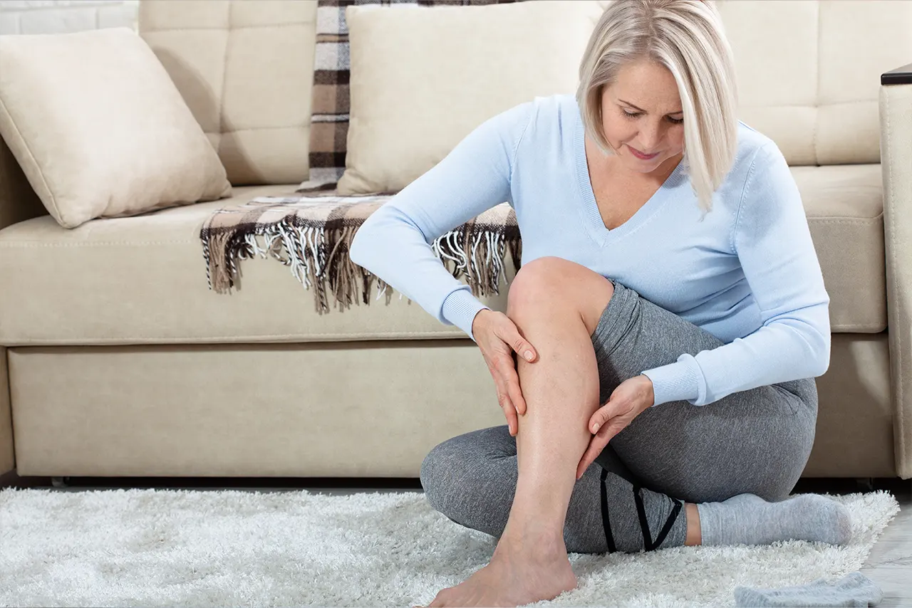 Treatment evaluation for venous leg pain and heaviness